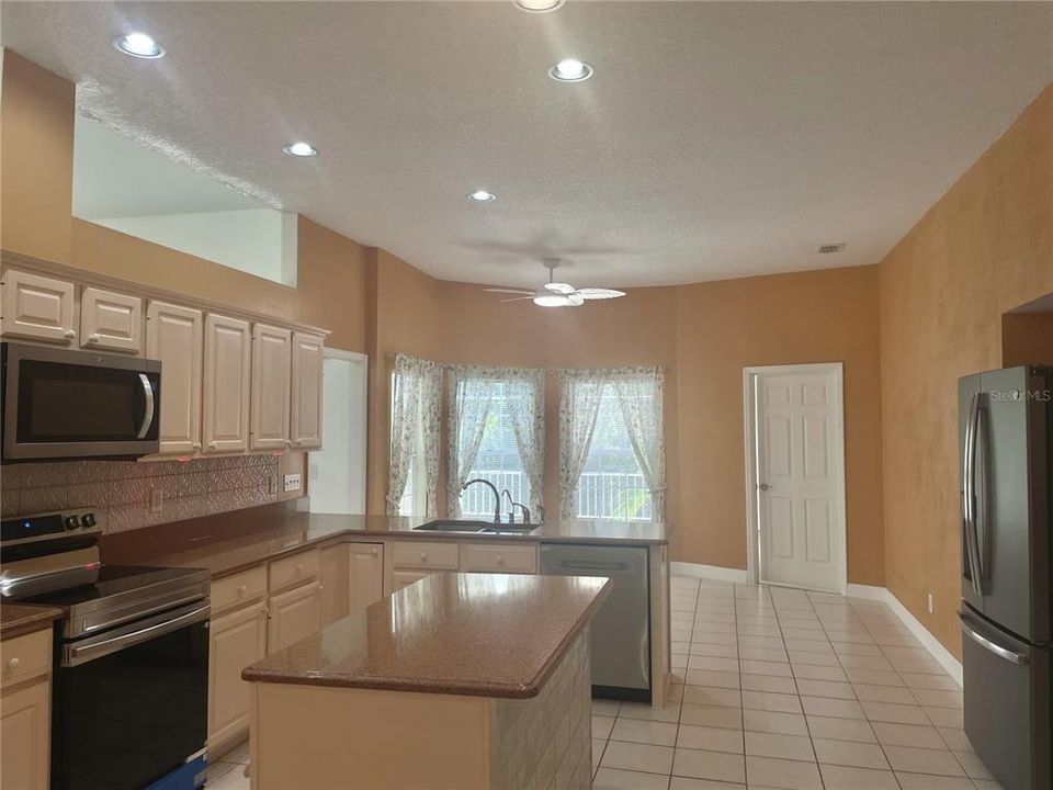 En Venta: $829,900 (5 camas, 3 baños, 3057 Pies cuadrados)