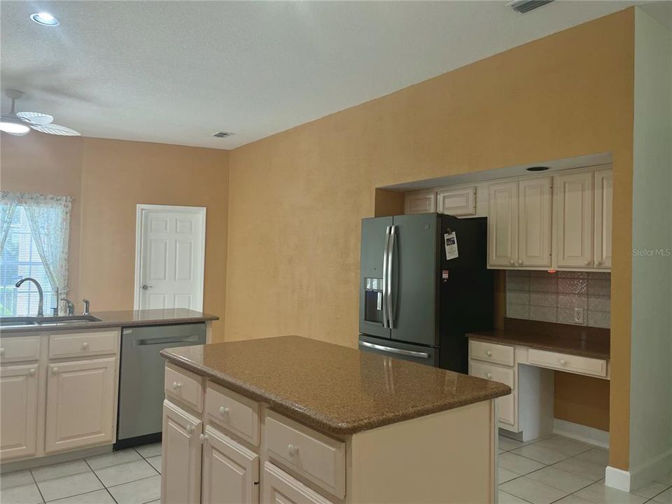 En Venta: $829,900 (5 camas, 3 baños, 3057 Pies cuadrados)