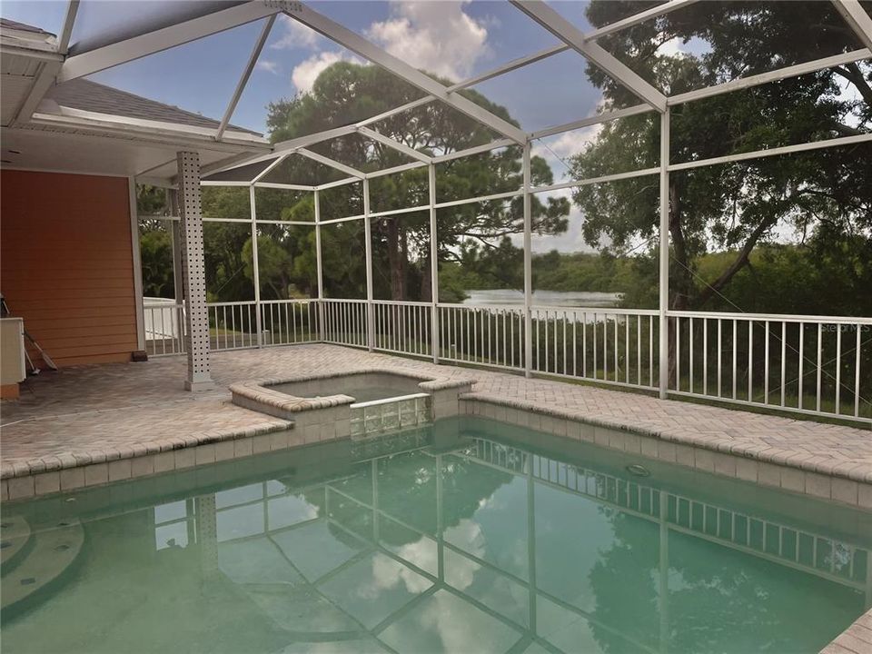 En Venta: $829,900 (5 camas, 3 baños, 3057 Pies cuadrados)