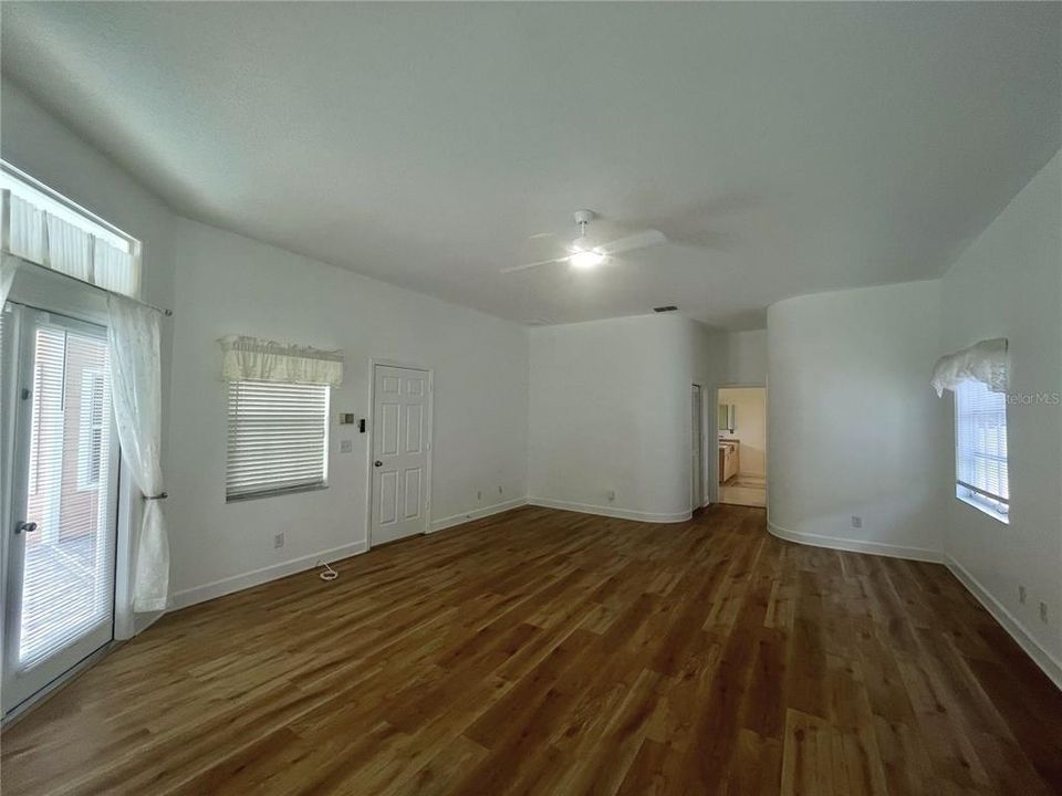 En Venta: $829,900 (5 camas, 3 baños, 3057 Pies cuadrados)