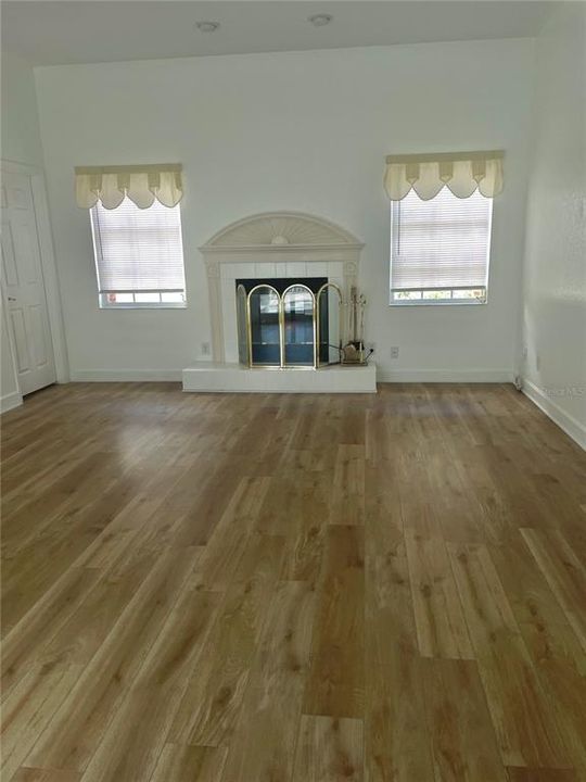En Venta: $829,900 (5 camas, 3 baños, 3057 Pies cuadrados)