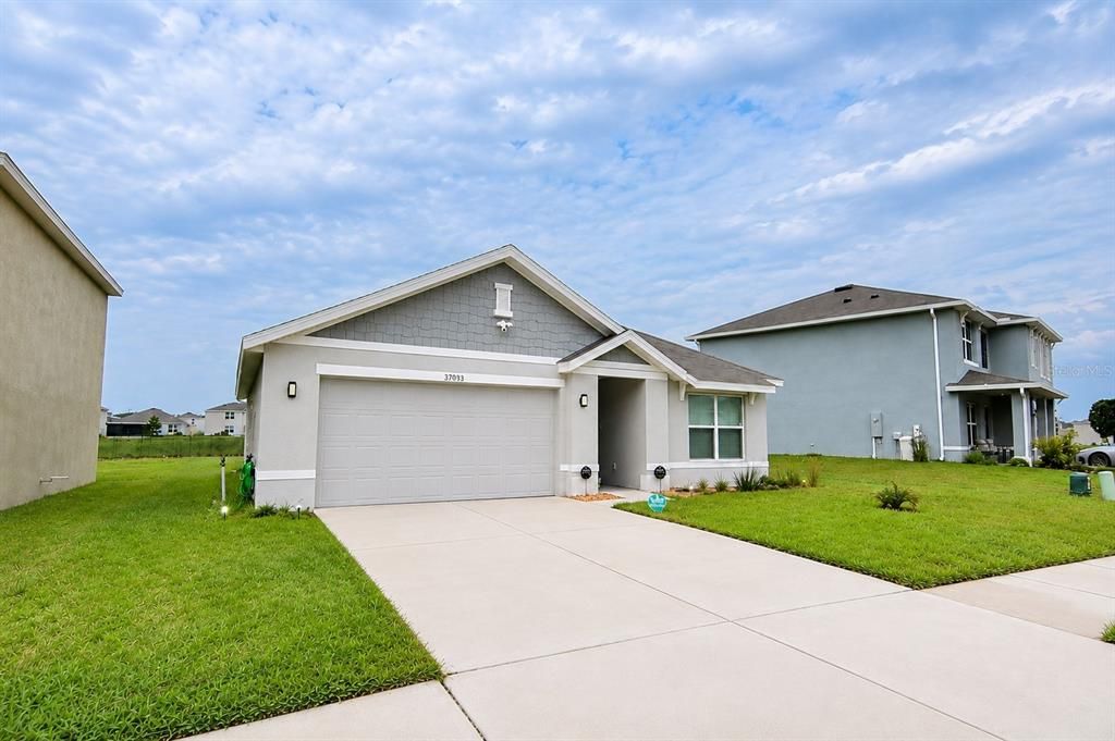 For Sale: $325,000 (3 beds, 2 baths, 1690 Square Feet)