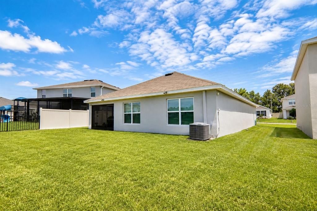 For Sale: $325,000 (3 beds, 2 baths, 1690 Square Feet)