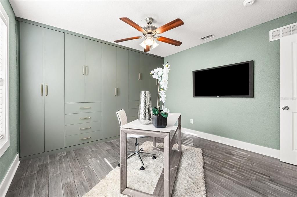 For Sale: $499,900 (3 beds, 2 baths, 1136 Square Feet)