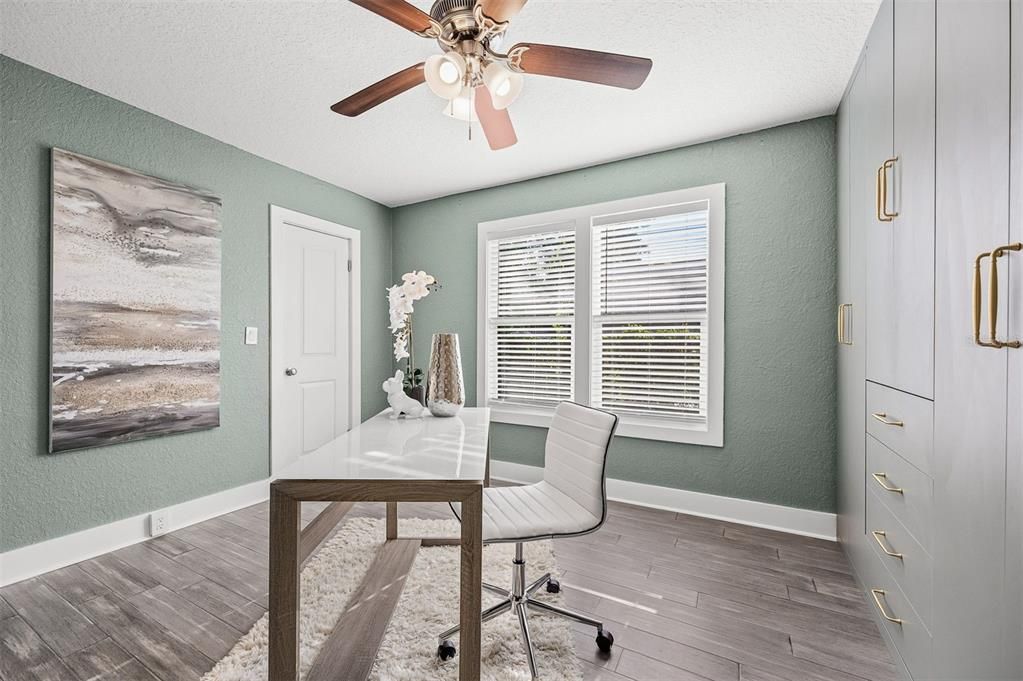 For Sale: $499,900 (3 beds, 2 baths, 1136 Square Feet)