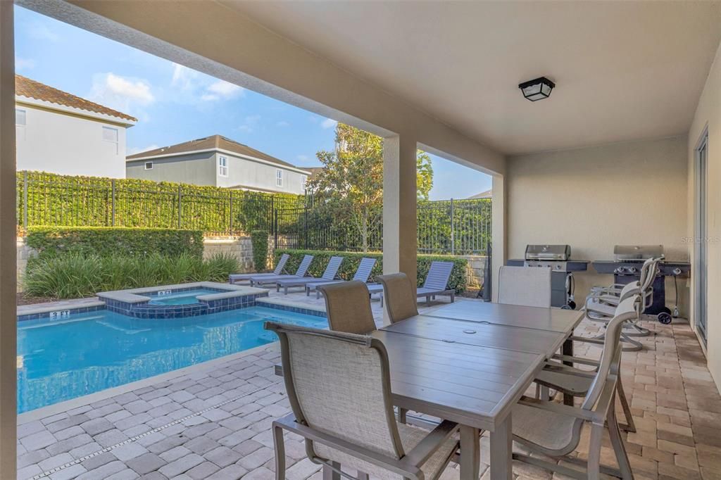 For Sale: $965,000 (11 beds, 10 baths, 4707 Square Feet)