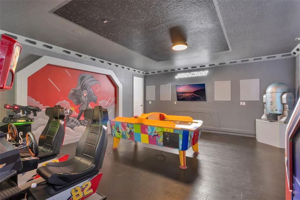 For Sale: $965,000 (11 beds, 10 baths, 4707 Square Feet)