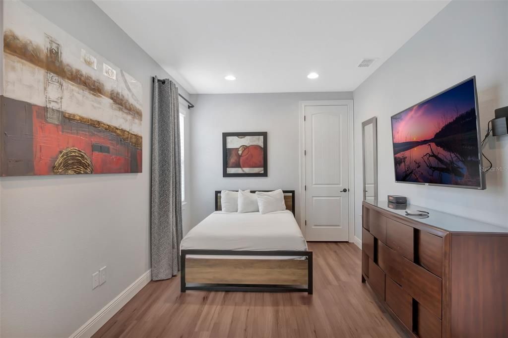 For Sale: $965,000 (11 beds, 10 baths, 4707 Square Feet)