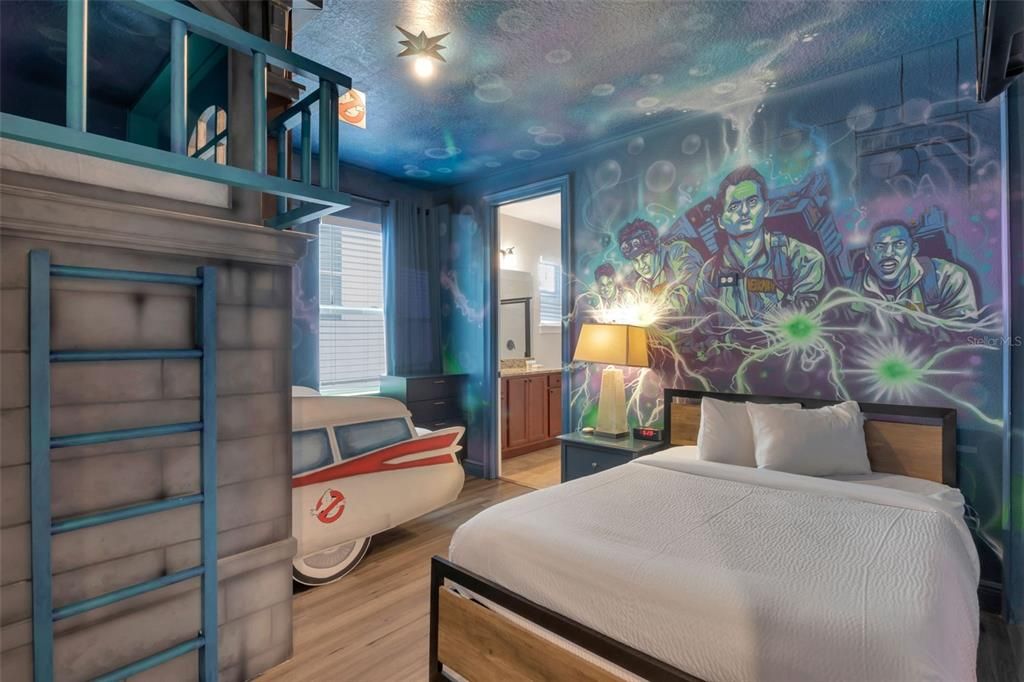 For Sale: $965,000 (11 beds, 10 baths, 4707 Square Feet)