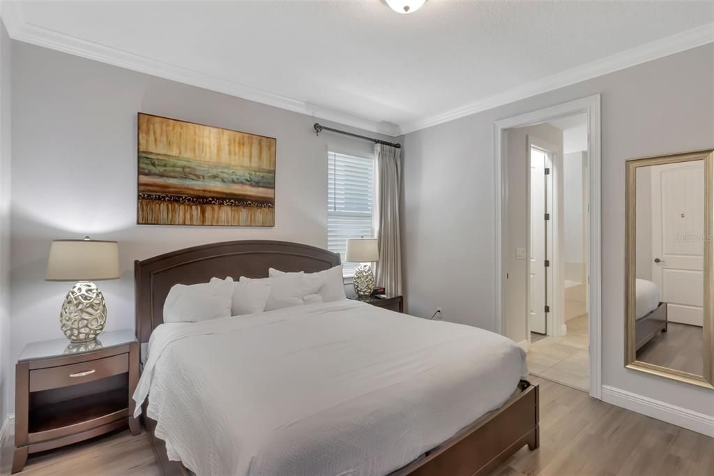 For Sale: $965,000 (11 beds, 10 baths, 4707 Square Feet)