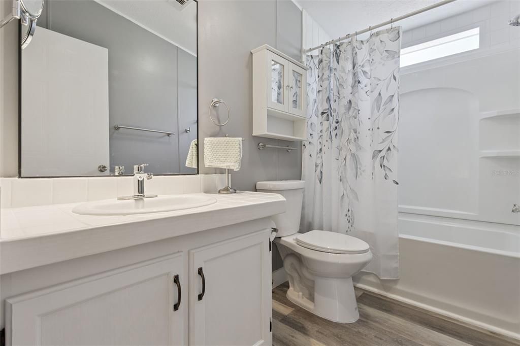 For Sale: $225,000 (3 beds, 2 baths, 1566 Square Feet)