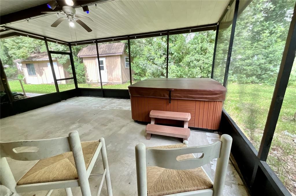 For Sale: $179,900 (3 beds, 2 baths, 1568 Square Feet)