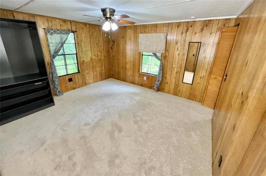 For Sale: $179,900 (3 beds, 2 baths, 1568 Square Feet)