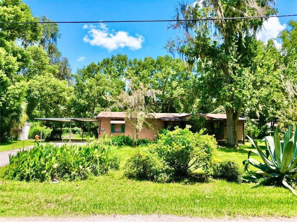 For Sale: $179,900 (3 beds, 2 baths, 1568 Square Feet)