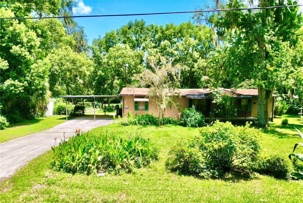 For Sale: $179,900 (3 beds, 2 baths, 1568 Square Feet)
