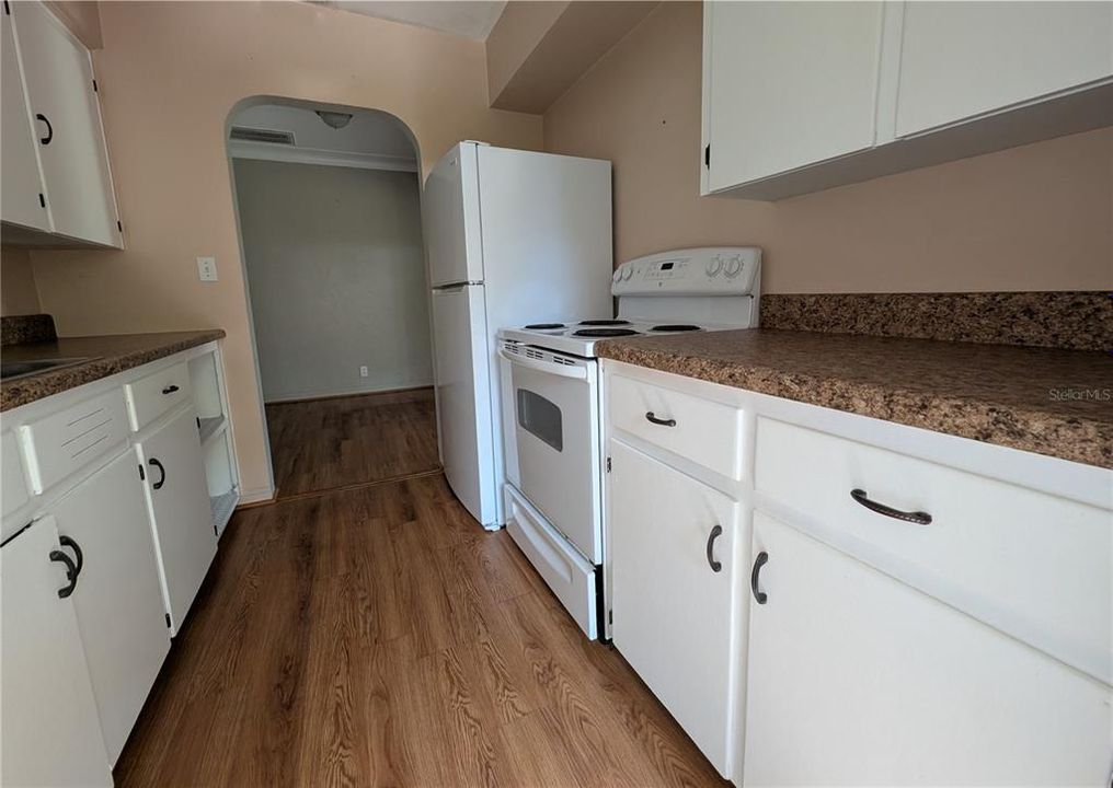 For Rent: $1,700 (1 beds, 1 baths, 2338 Square Feet)
