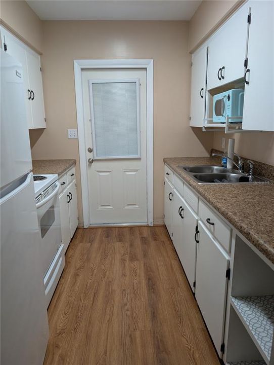 For Rent: $1,700 (1 beds, 1 baths, 2338 Square Feet)