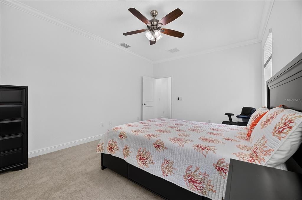 For Sale: $700,000 (5 beds, 4 baths, 3786 Square Feet)
