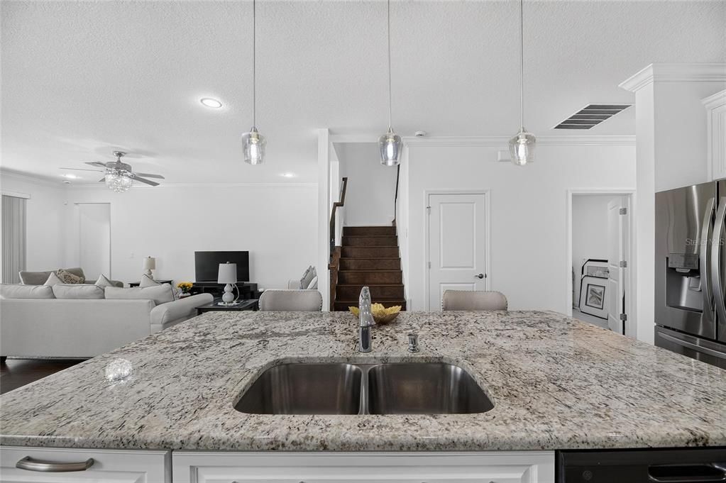For Sale: $700,000 (5 beds, 4 baths, 3786 Square Feet)