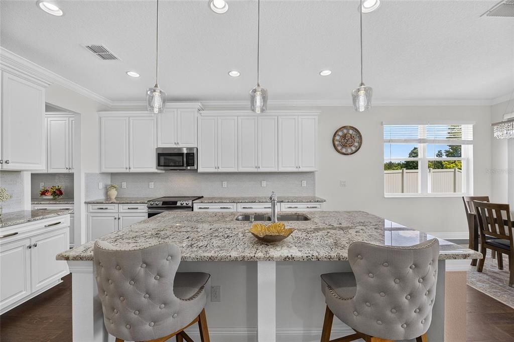 For Sale: $700,000 (5 beds, 4 baths, 3786 Square Feet)