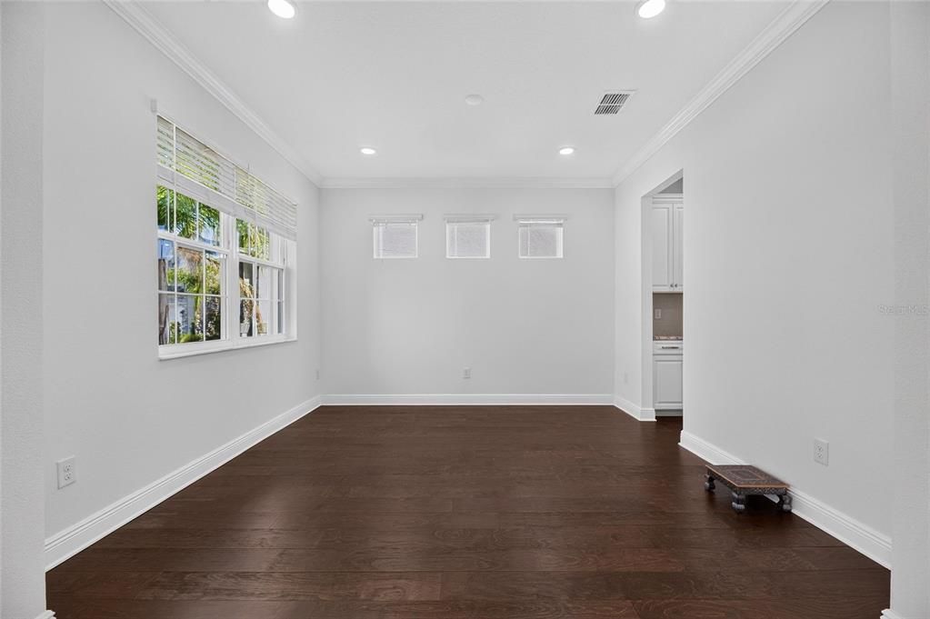 For Sale: $700,000 (5 beds, 4 baths, 3786 Square Feet)