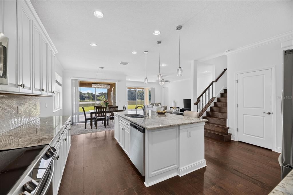 For Sale: $700,000 (5 beds, 4 baths, 3786 Square Feet)