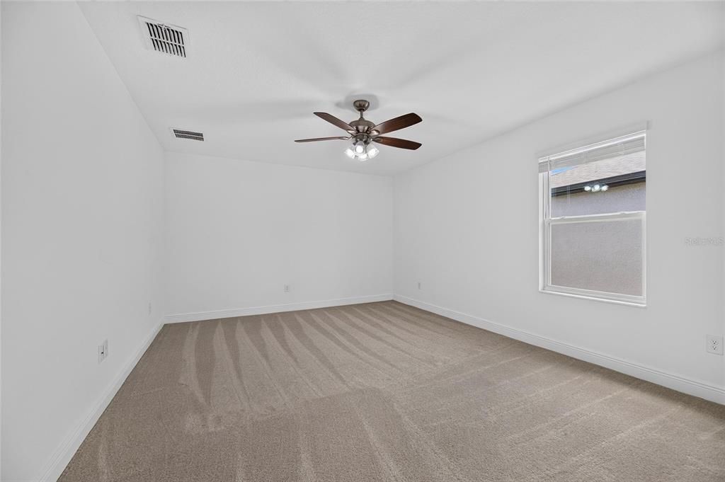 For Sale: $700,000 (5 beds, 4 baths, 3786 Square Feet)