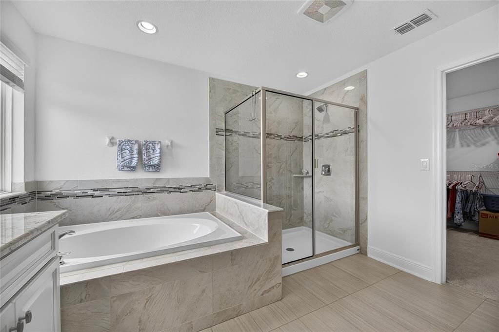 For Sale: $700,000 (5 beds, 4 baths, 3786 Square Feet)