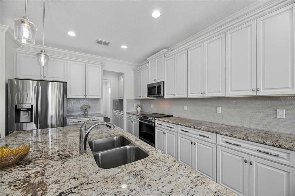 For Sale: $700,000 (5 beds, 4 baths, 3786 Square Feet)