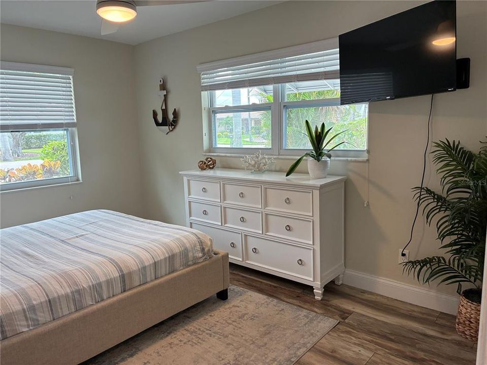 For Sale: $639,000 (3 beds, 3 baths, 1590 Square Feet)