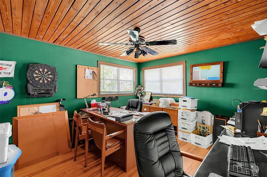 For Sale: $229,990 (4 beds, 1 baths, 1474 Square Feet)
