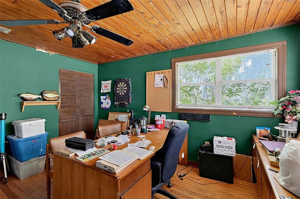 For Sale: $229,990 (4 beds, 1 baths, 1474 Square Feet)
