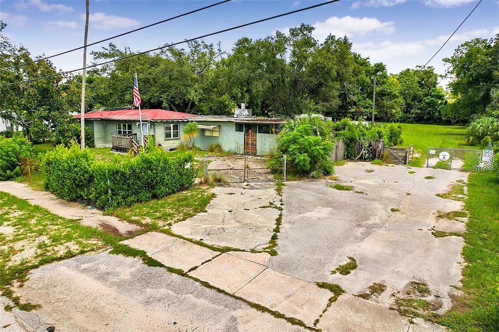 For Sale: $229,990 (4 beds, 1 baths, 1474 Square Feet)