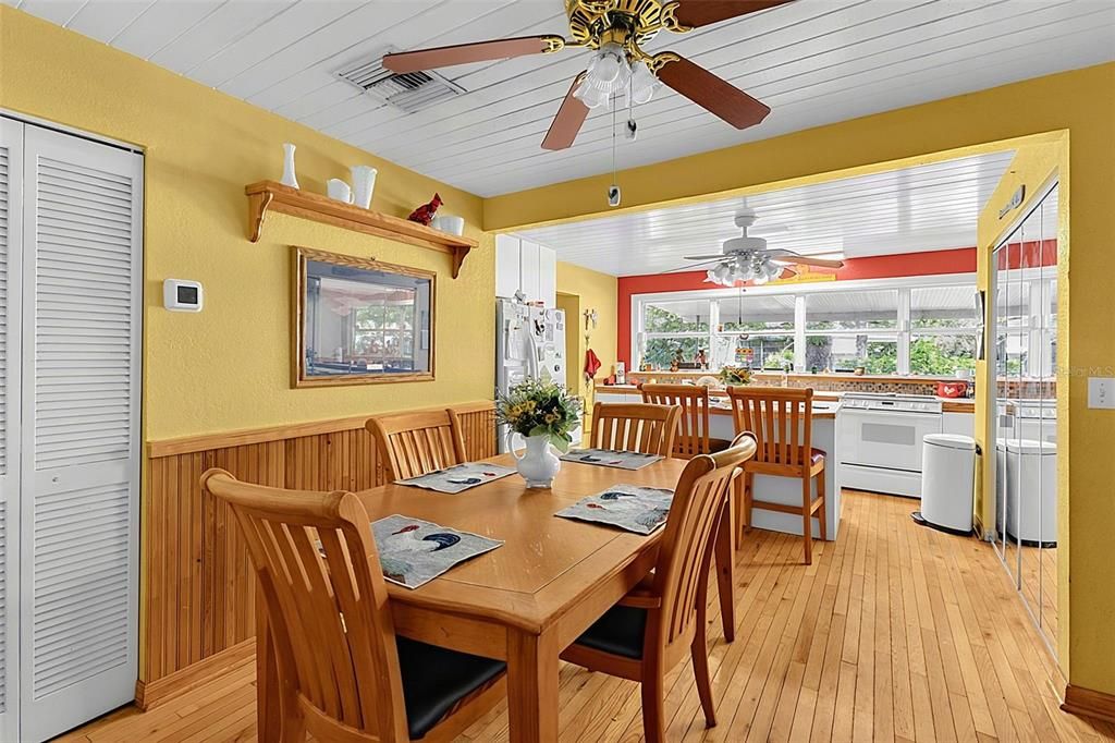 For Sale: $229,990 (4 beds, 1 baths, 1474 Square Feet)