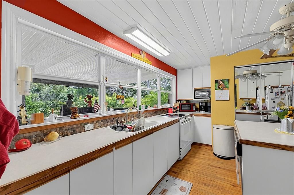 For Sale: $229,990 (4 beds, 1 baths, 1474 Square Feet)