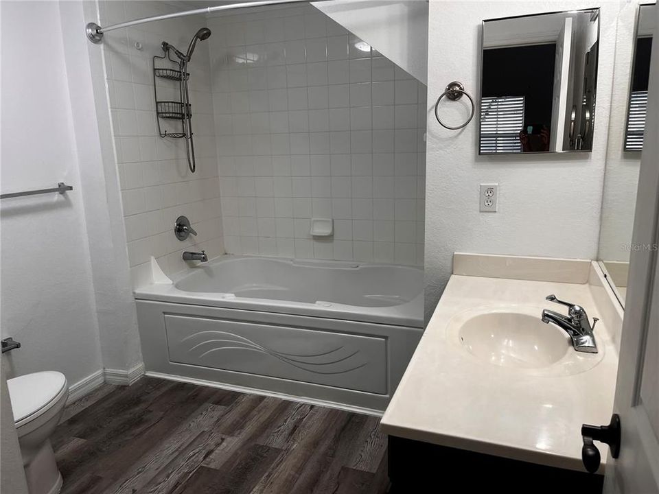 For Rent: $2,200 (4 beds, 3 baths, 1470 Square Feet)