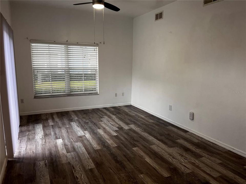 For Rent: $2,200 (4 beds, 3 baths, 1470 Square Feet)