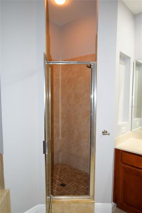 For Rent: $3,900 (3 beds, 2 baths, 2054 Square Feet)