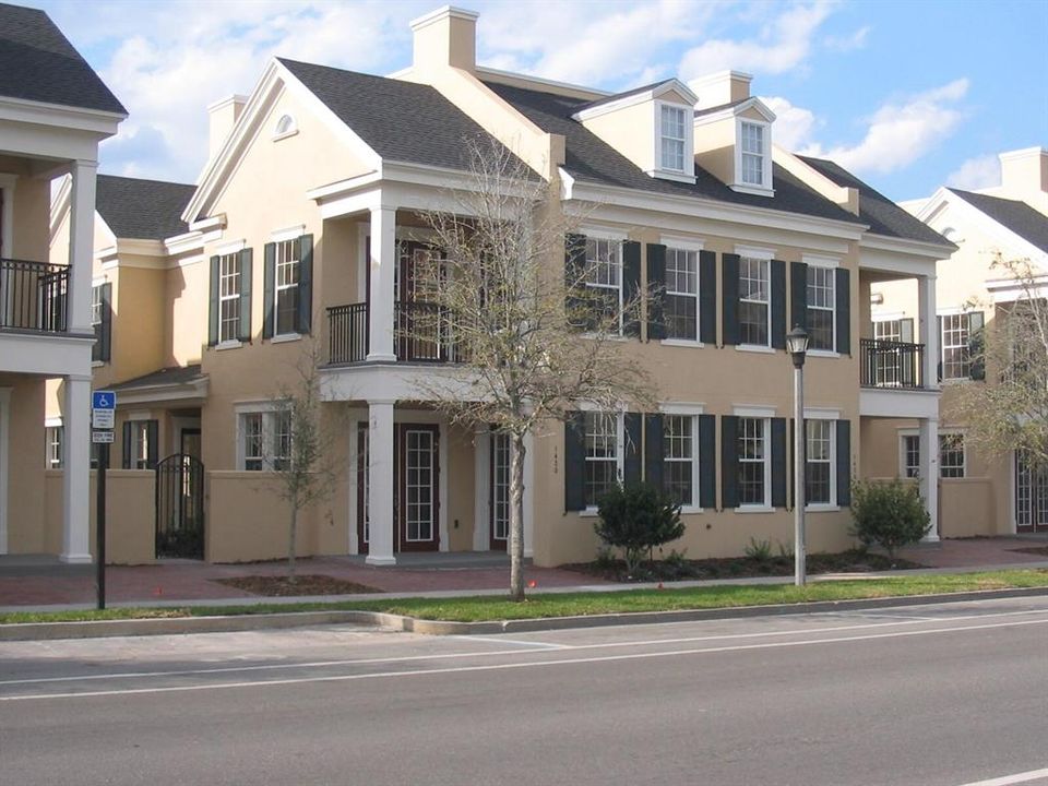 For Rent: $3,900 (3 beds, 2 baths, 2054 Square Feet)