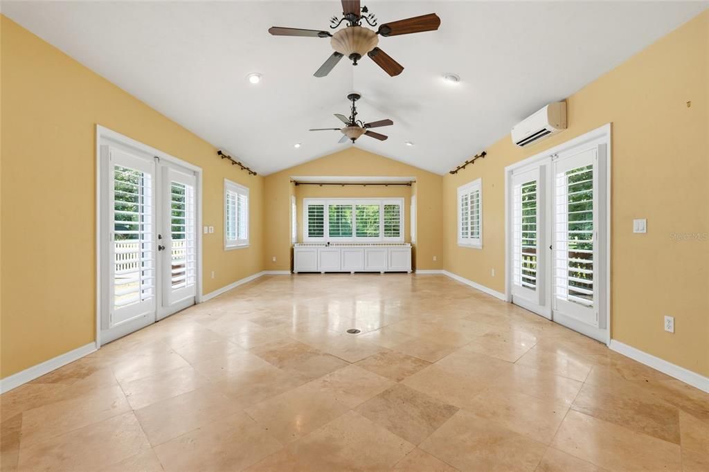 For Sale: $849,000 (3 beds, 2 baths, 3089 Square Feet)
