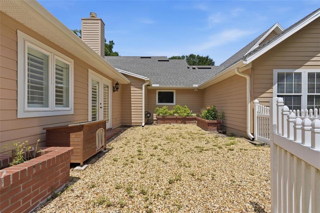 For Sale: $849,000 (3 beds, 2 baths, 3089 Square Feet)
