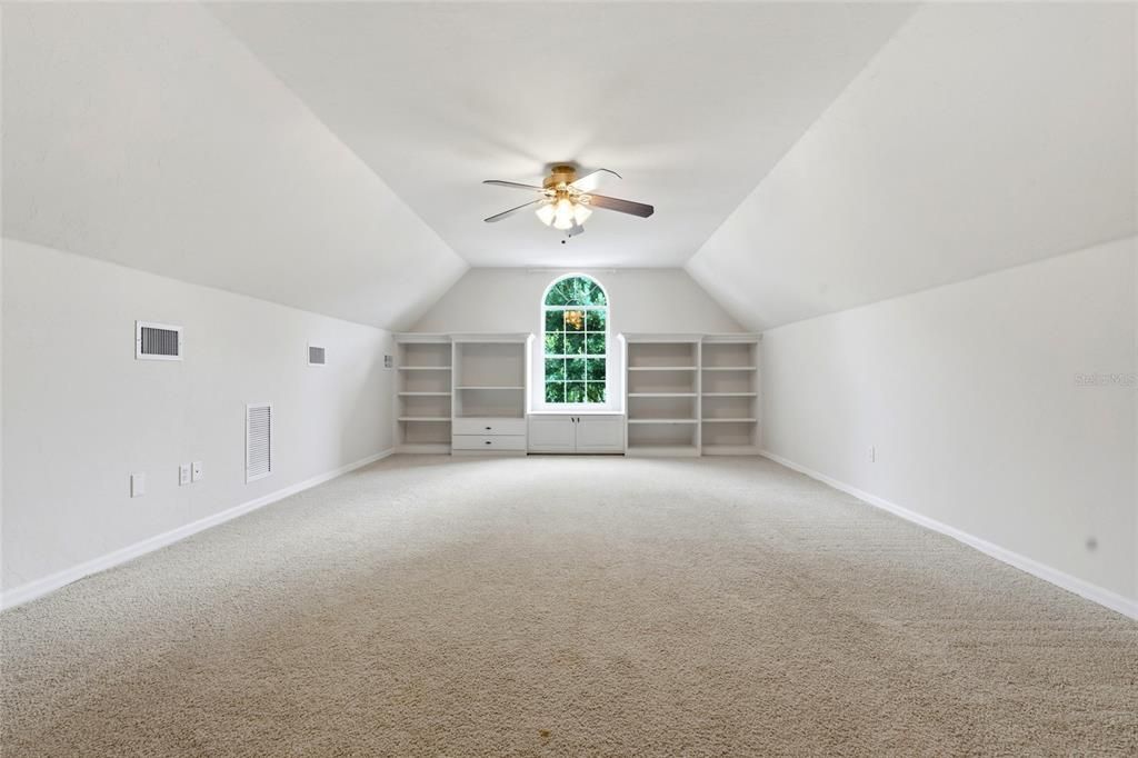 For Sale: $849,000 (3 beds, 2 baths, 3089 Square Feet)