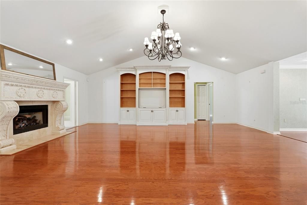For Sale: $849,000 (3 beds, 2 baths, 3089 Square Feet)