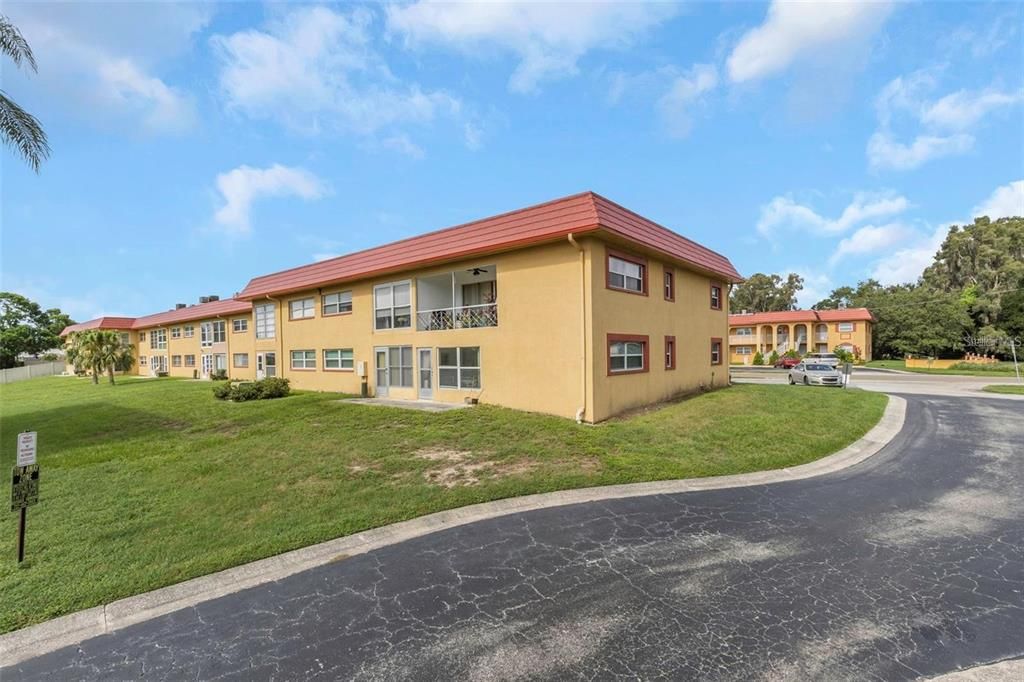 For Sale: $85,000 (1 beds, 1 baths, 680 Square Feet)