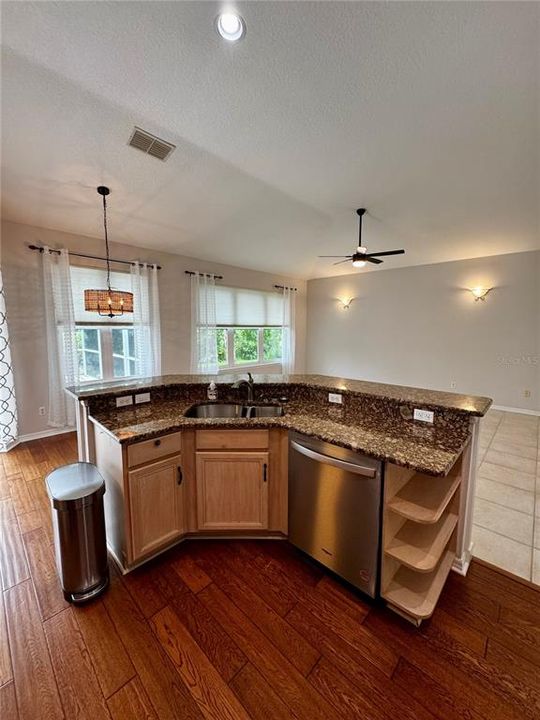 For Rent: $3,000 (2 beds, 2 baths, 2054 Square Feet)