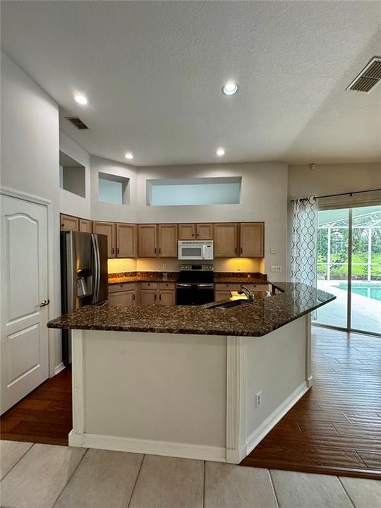 For Rent: $3,000 (2 beds, 2 baths, 2054 Square Feet)