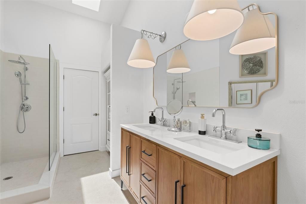 For Sale: $700,000 (3 beds, 3 baths, 2837 Square Feet)
