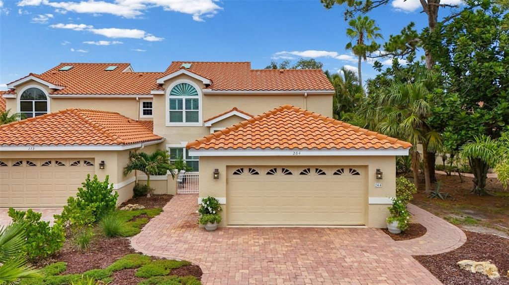 For Sale: $700,000 (3 beds, 3 baths, 2837 Square Feet)