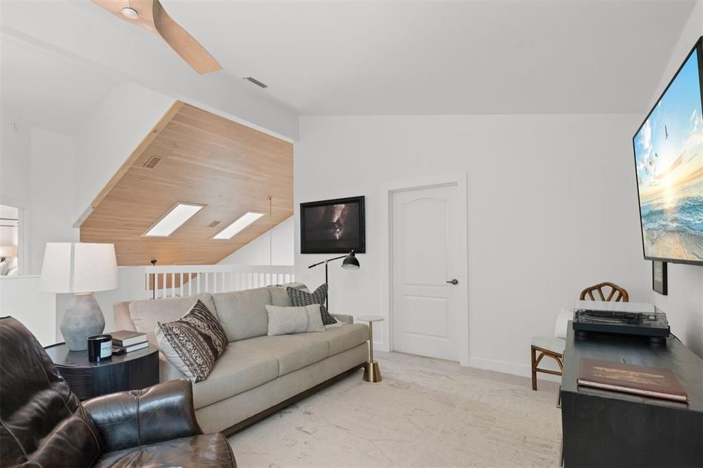 For Sale: $700,000 (3 beds, 3 baths, 2837 Square Feet)