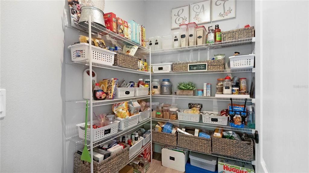 En Venta: $565,000 (4 camas, 2 baños, 2892 Pies cuadrados)